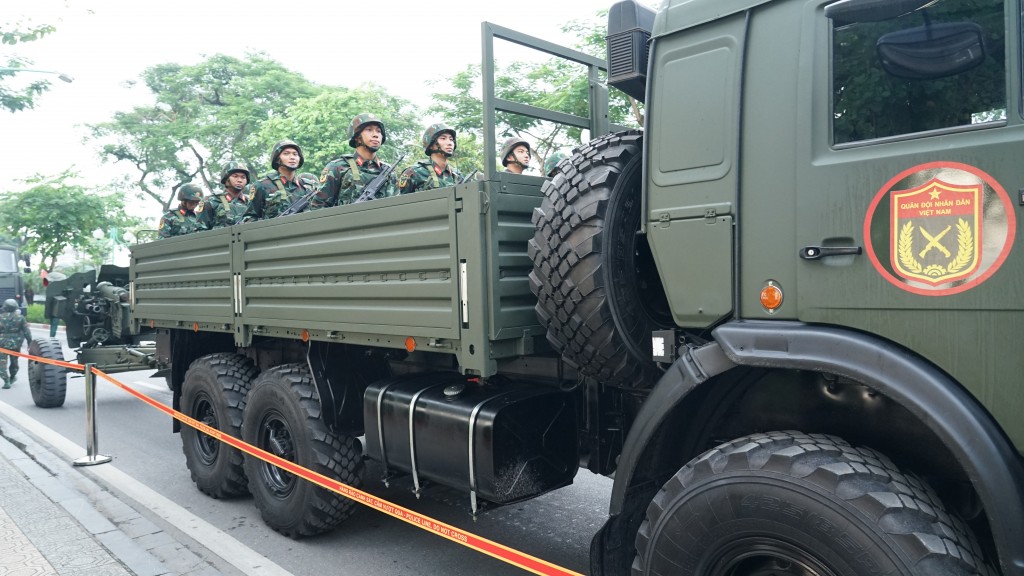 Dàn xe tăng, thiết giáp sẵn sàng cho lễ diễu binh, diễu hành- Ảnh 11. Dàn xe tăng, thiết giáp sẵn sàng cho lễ diễu binh, diễu hành- Ảnh 11.