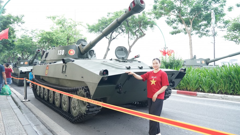 Dàn xe tăng, thiết giáp sẵn sàng cho lễ diễu binh, diễu hành- Ảnh 12. Dàn xe tăng, thiết giáp sẵn sàng cho lễ diễu binh, diễu hành- Ảnh 12.