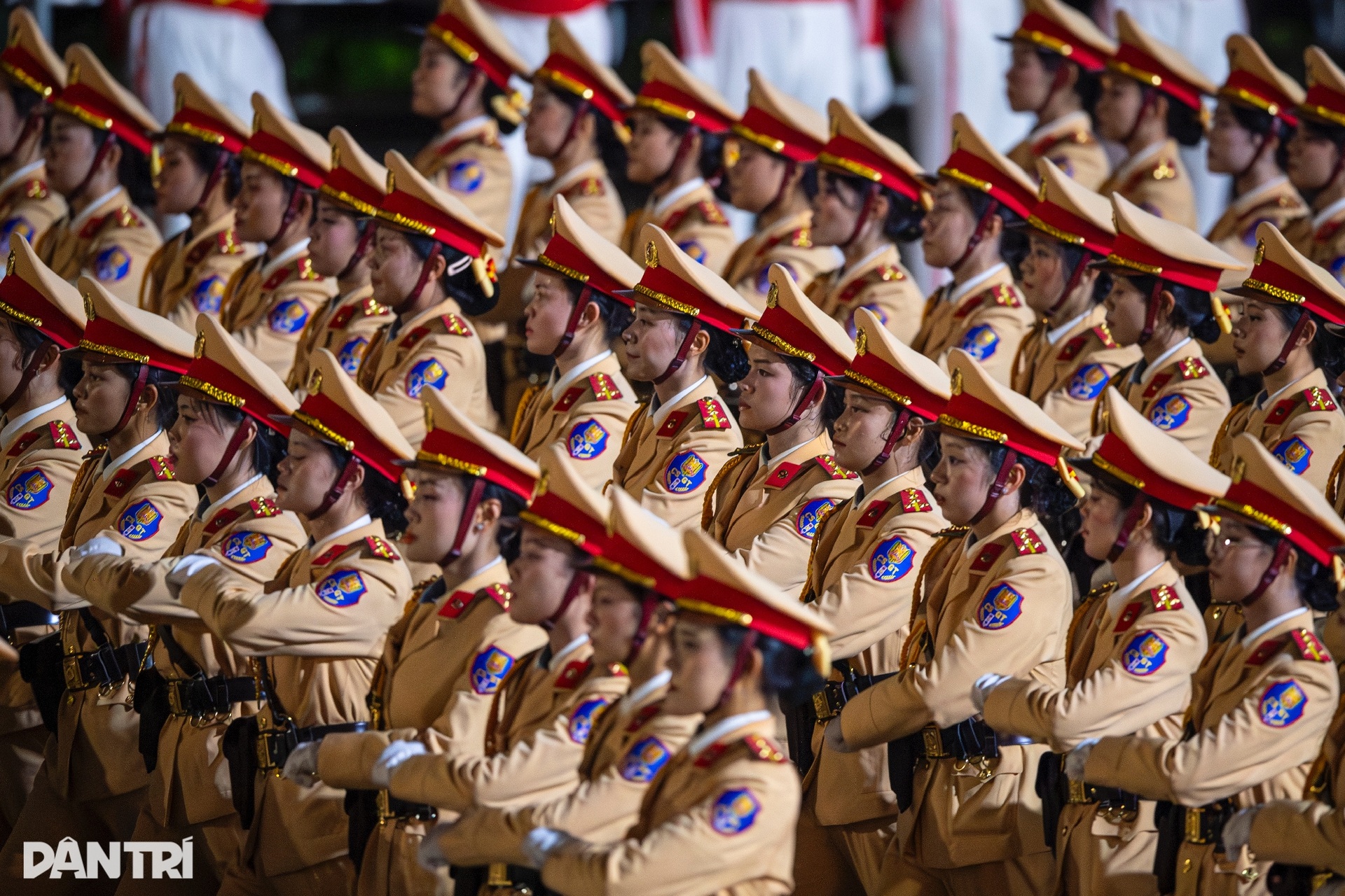 Những bước chân diễu binh kỷ luật, đều, đẹp, thẳng như kẻ của các chiến sĩ- Ảnh 8. Những bước chân diễu binh kỷ luật, đều, đẹp, thẳng như kẻ của các chiến sĩ- Ảnh 8.