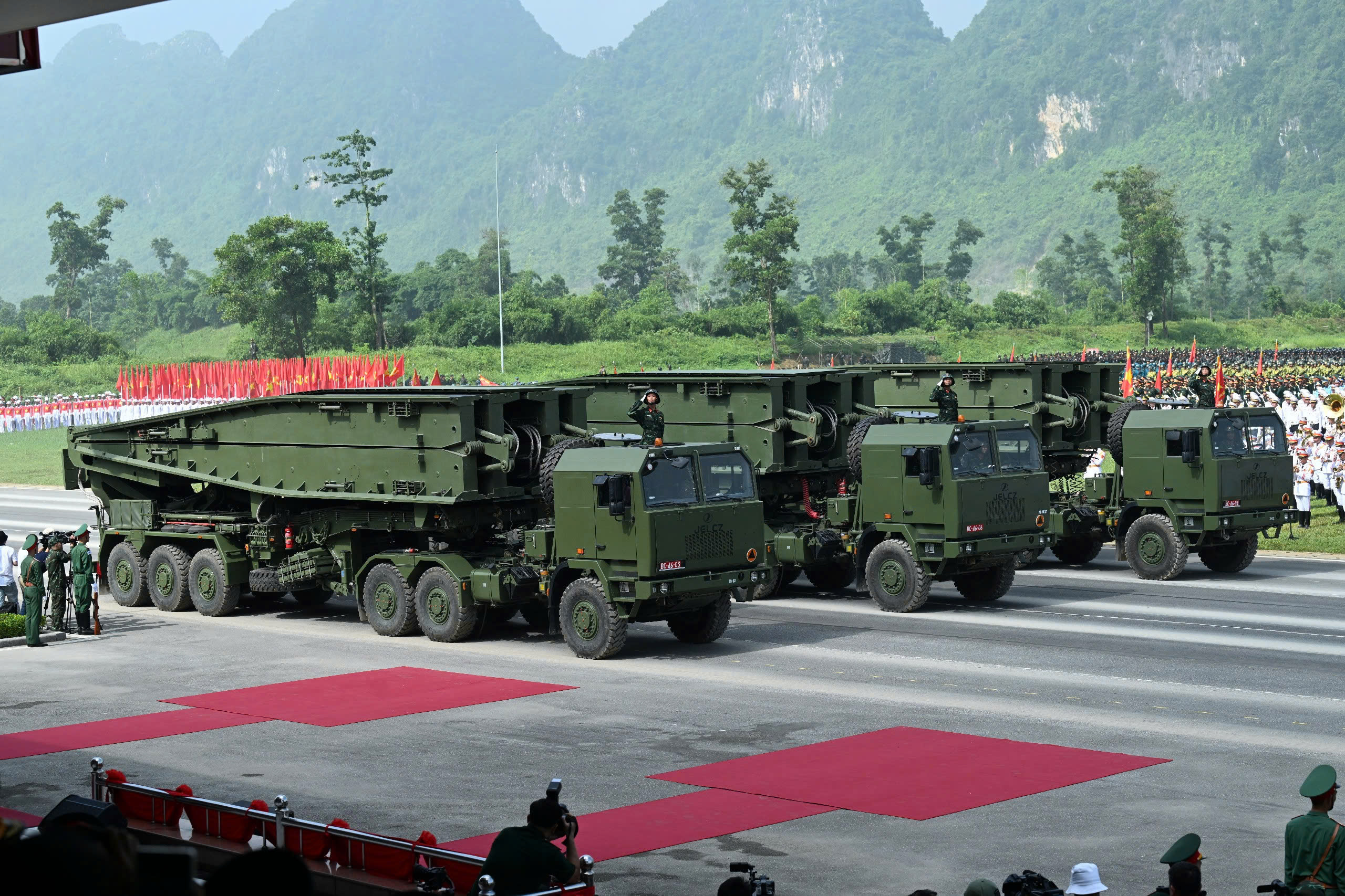 Những vị trí "vàng" để quay phim, chụp ảnh dàn xe pháo quân sự và xe đặc chủng công an- Ảnh 2. Những vị trí "vàng" để quay phim, chụp ảnh dàn xe pháo quân sự và xe đặc chủng công an- Ảnh 2.