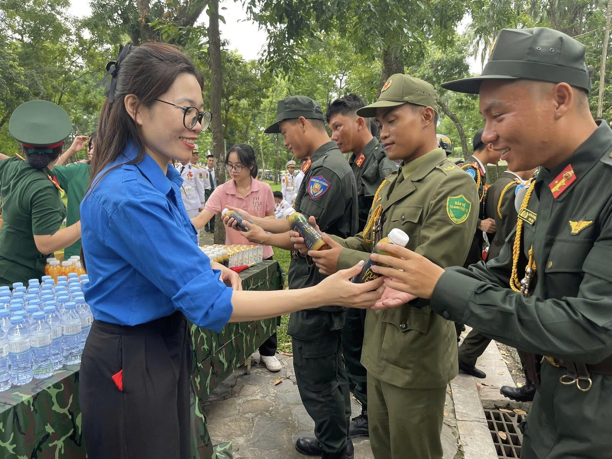 Cảnh sát giao thông, quân đội phối hợp bảo đảm trật tự cho đoàn diễu binh, diễu hành- Ảnh 15. Cảnh sát giao thông, quân đội phối hợp bảo đảm trật tự cho đoàn diễu binh, diễu hành- Ảnh 15.