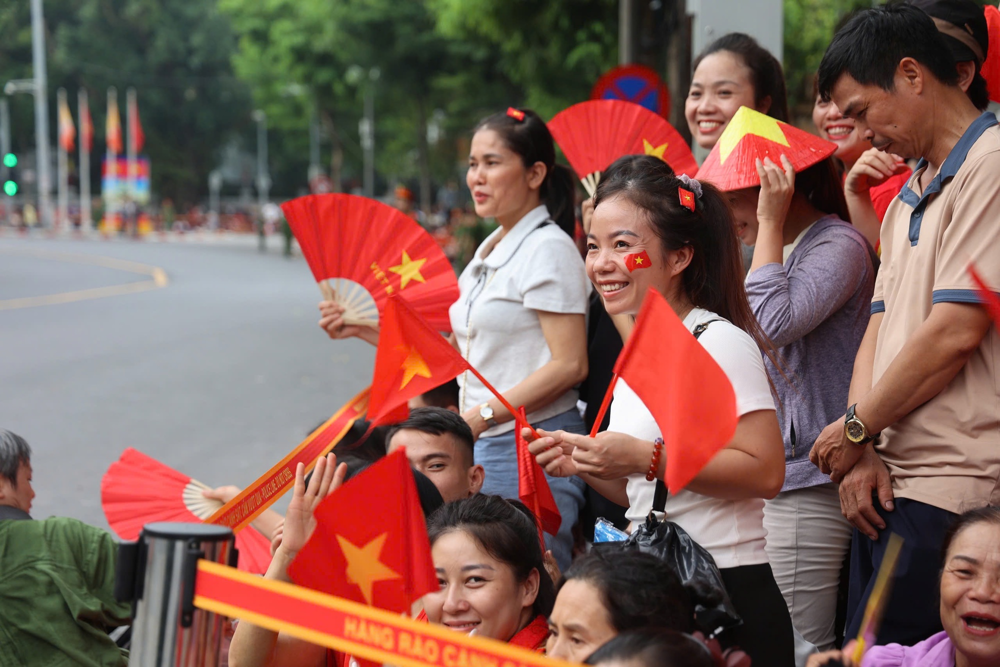 Cảnh sát giao thông, quân đội phối hợp bảo đảm trật tự cho đoàn diễu binh, diễu hành- Ảnh 11. Cảnh sát giao thông, quân đội phối hợp bảo đảm trật tự cho đoàn diễu binh, diễu hành- Ảnh 11.