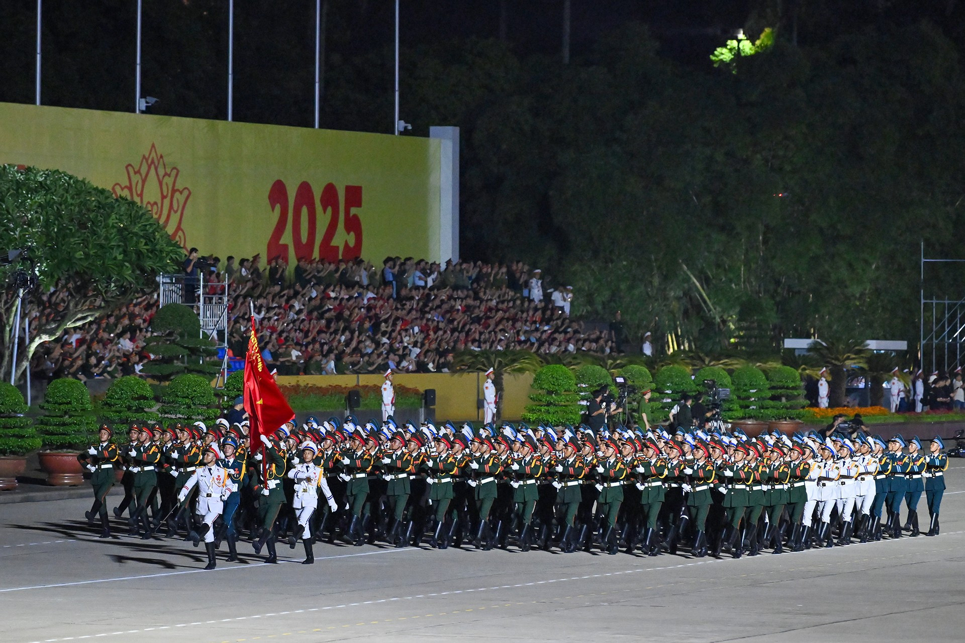 Các lực lượng vũ trang Liên bang Nga, Lào, Campuchia tham gia Tổng hợp luyện tại Quảng trường Ba Đình- Ảnh 3. Các lực lượng vũ trang Liên bang Nga, Lào, Campuchia tham gia Tổng hợp luyện tại Quảng trường Ba Đình- Ảnh 3.