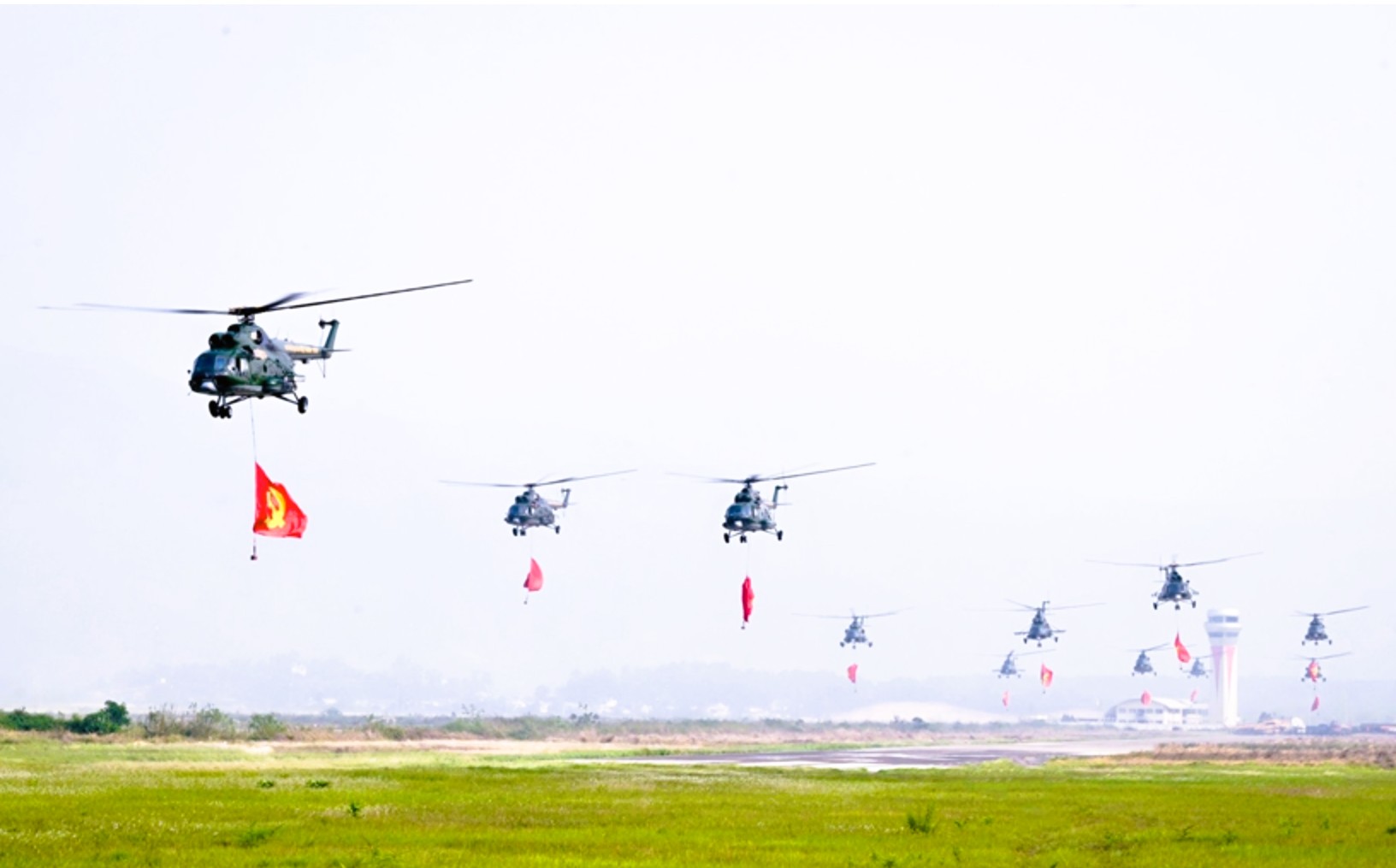 Chuyện ít biết về không quân Việt Nam bay diễu binh- Ảnh 11. Chuyện ít biết về không quân Việt Nam bay diễu binh- Ảnh 11.
