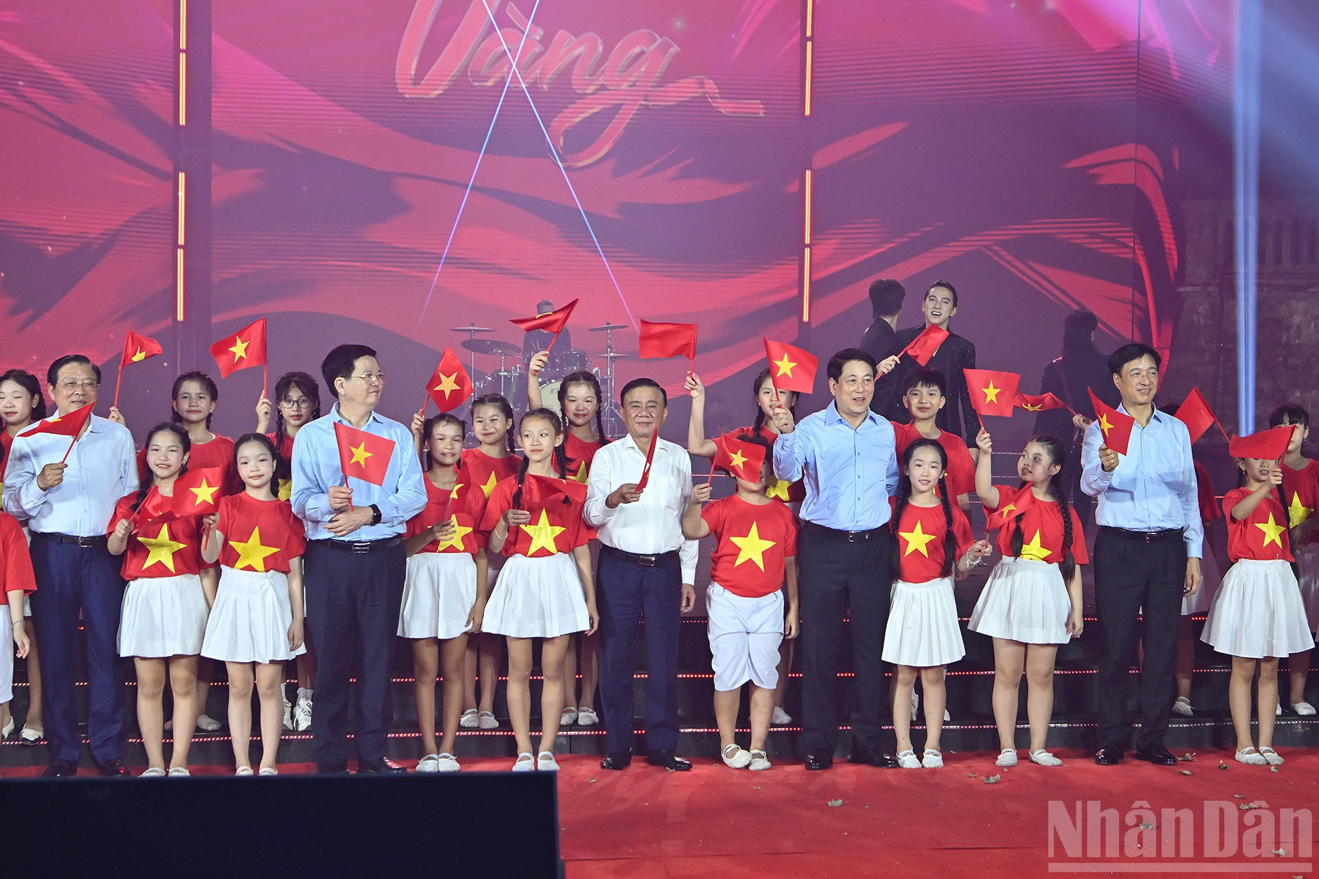 [Ảnh] Chủ tịch nước Lương Cường dự cầu truyền hình chính luận nghệ thuật đặc biệt “Thời cơ vàng”- Ảnh 10.