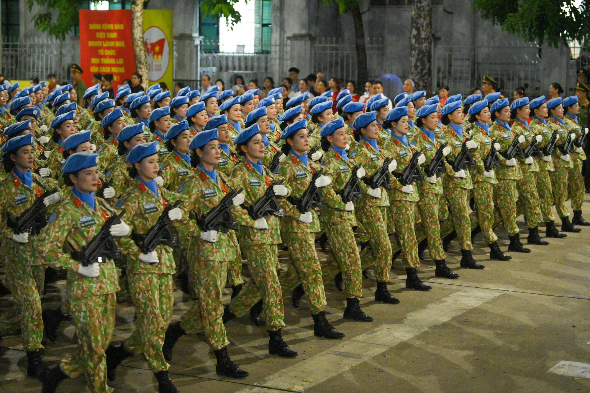 Các lực lượng vũ trang Liên bang Nga, Lào, Campuchia tham gia Tổng hợp luyện tại Quảng trường Ba Đình- Ảnh 16. Các lực lượng vũ trang Liên bang Nga, Lào, Campuchia tham gia Tổng hợp luyện tại Quảng trường Ba Đình- Ảnh 16.