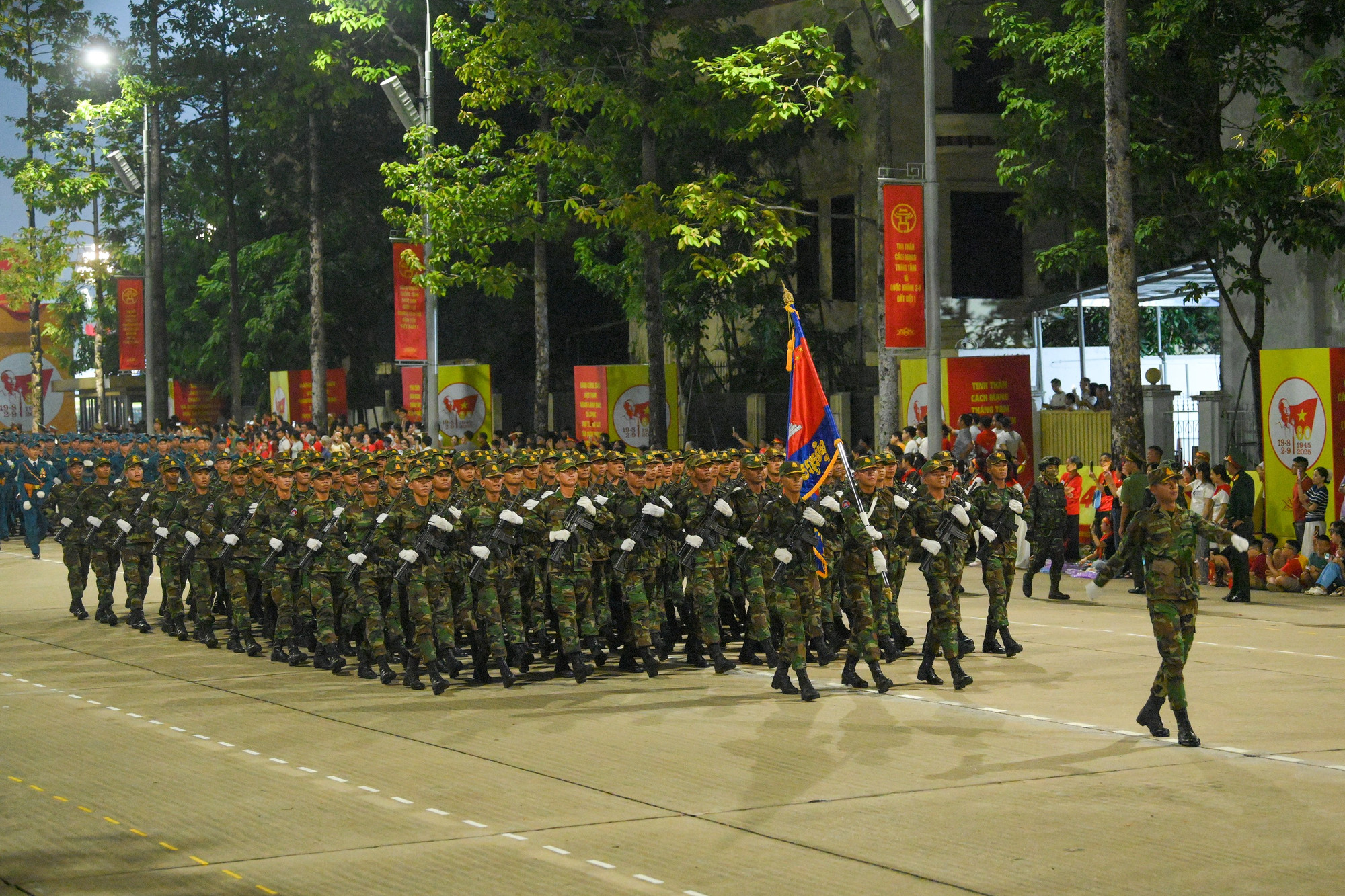 Các lực lượng vũ trang Liên bang Nga, Lào, Campuchia tham gia Tổng hợp luyện tại Quảng trường Ba Đình- Ảnh 15. Các lực lượng vũ trang Liên bang Nga, Lào, Campuchia tham gia Tổng hợp luyện tại Quảng trường Ba Đình- Ảnh 15.