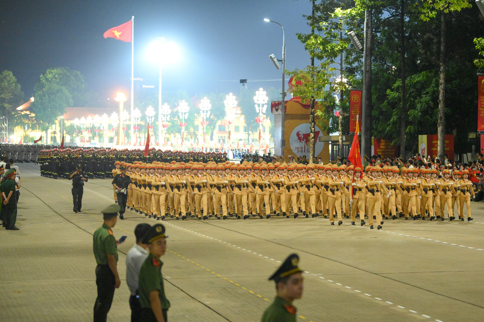 Các lực lượng vũ trang Liên bang Nga, Lào, Campuchia tham gia Tổng hợp luyện tại Quảng trường Ba Đình- Ảnh 11. Các lực lượng vũ trang Liên bang Nga, Lào, Campuchia tham gia Tổng hợp luyện tại Quảng trường Ba Đình- Ảnh 11.