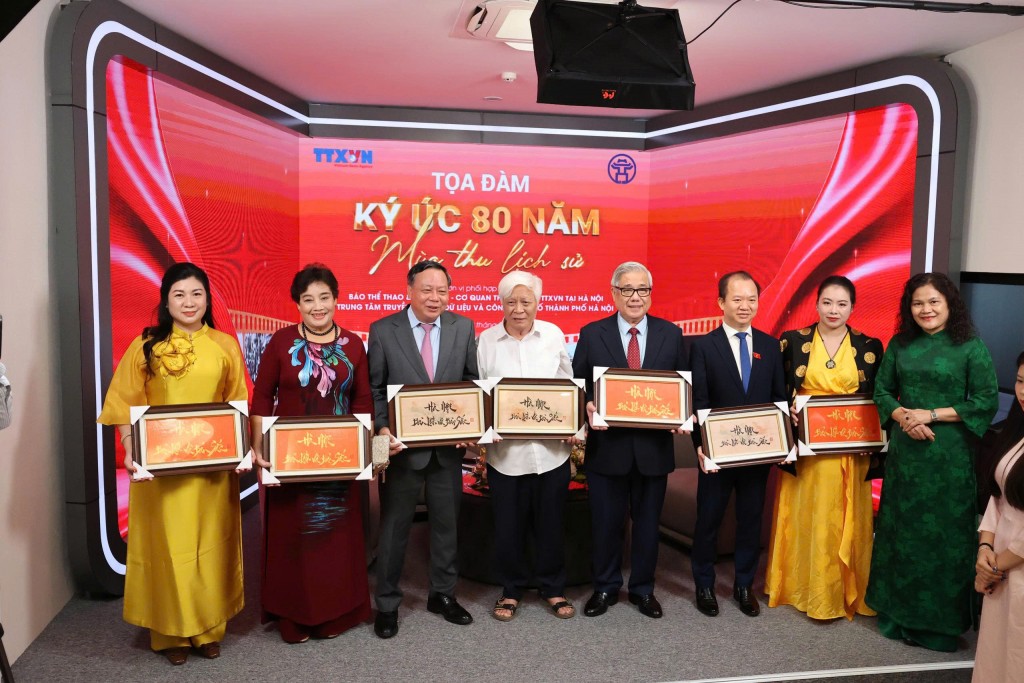 Hà Nội hồn thiêng văn hóa và khát vọng tuổi trẻ- Ảnh 5. Hà Nội hồn thiêng văn hóa và khát vọng tuổi trẻ- Ảnh 5.