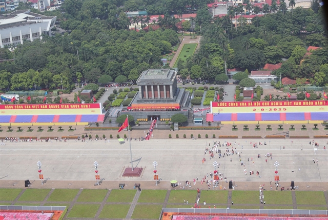 [PHOTOS] Military helicopters, fighter jets in rehearsal flypast over central Hà Nội- Ảnh 2.