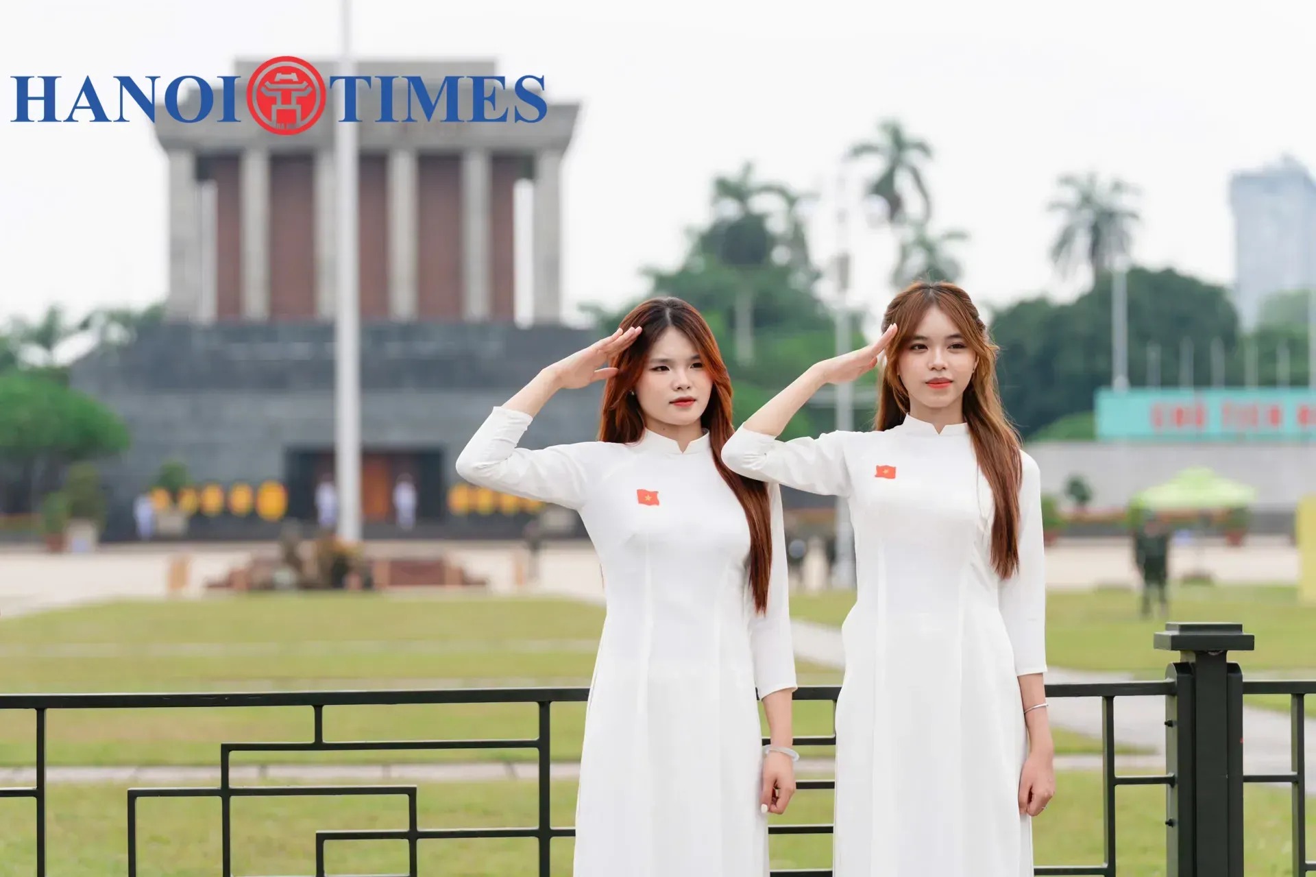 Hanoians embrace patriotic spirit ahead of National Day- Ảnh 6.