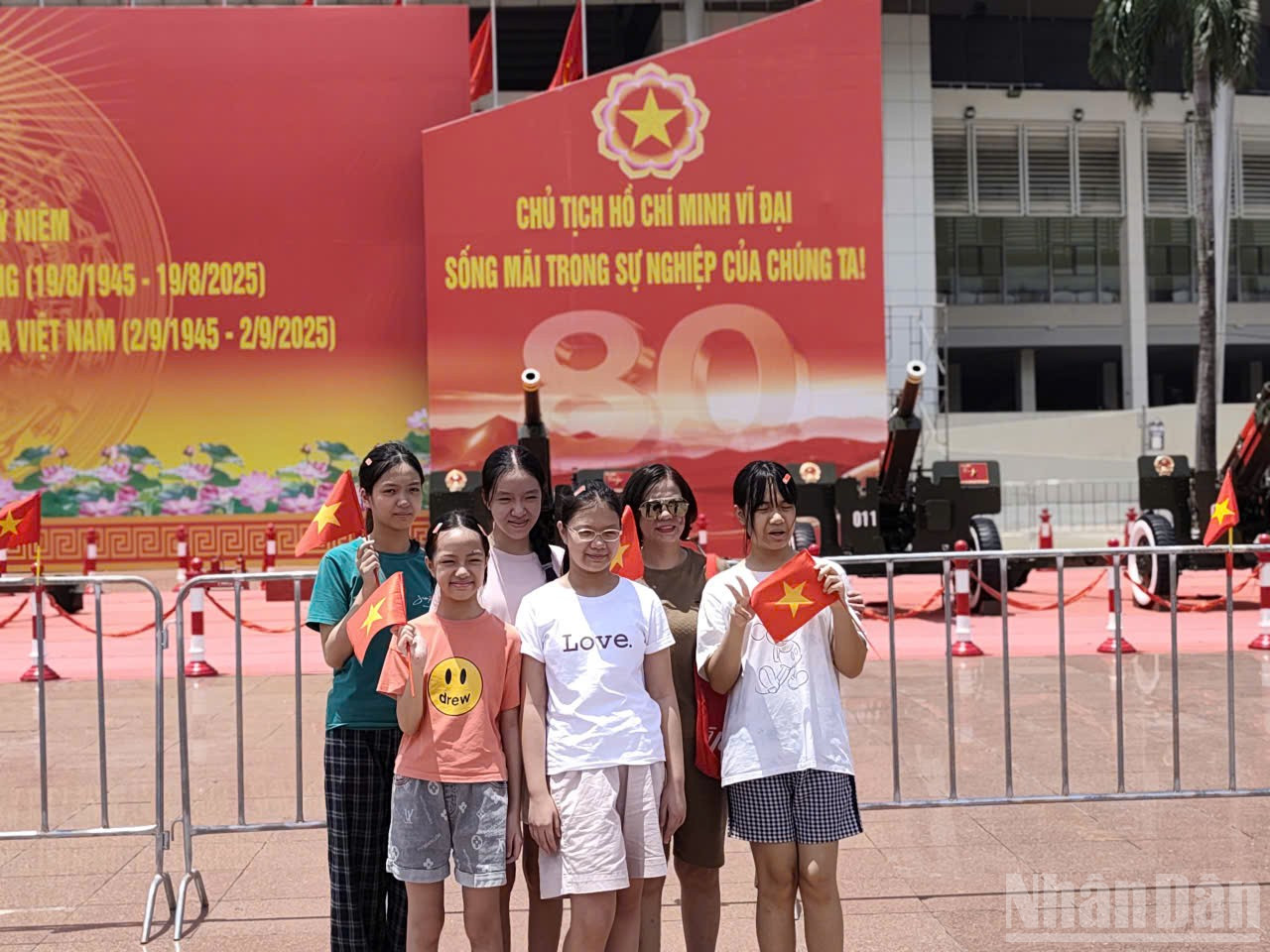 [Ảnh] Dàn pháo lễ sẵn sàng "khai hỏa" cho buổi tổng hợp luyện diễu binh, diễu hành thứ 2 tại sân vận động quốc gia Mỹ Đình- Ảnh 4.