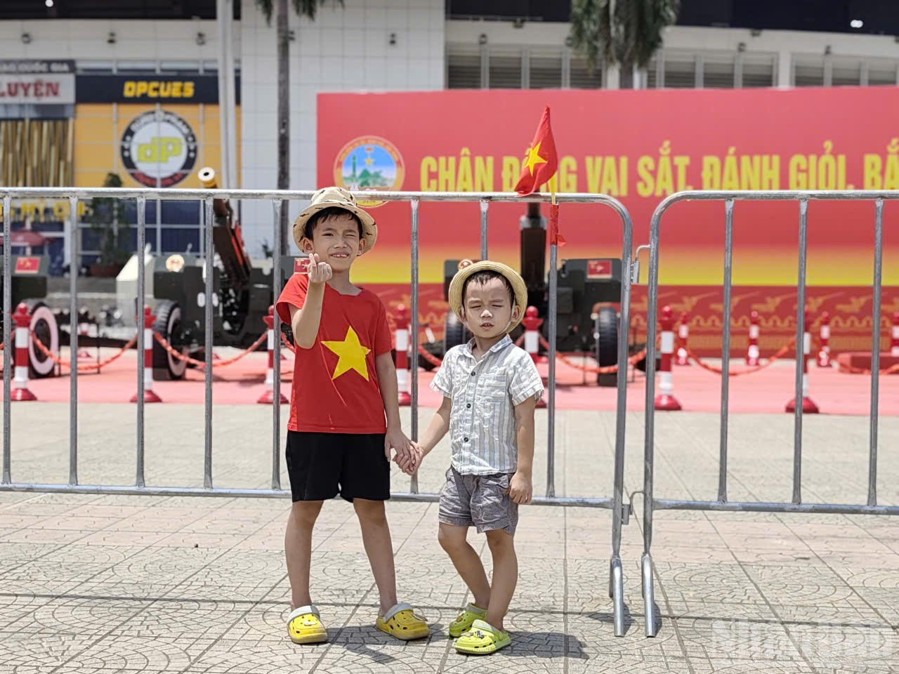 [Ảnh] Dàn pháo lễ sẵn sàng "khai hỏa" cho buổi tổng hợp luyện diễu binh, diễu hành thứ 2 tại sân vận động quốc gia Mỹ Đình- Ảnh 5.