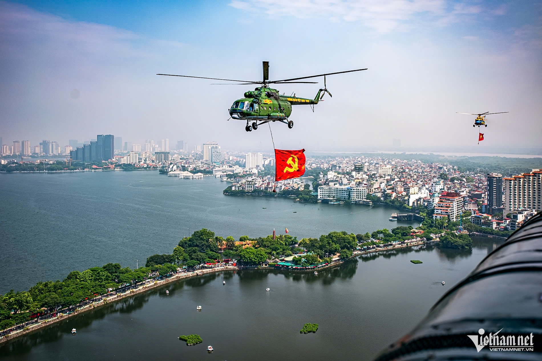 Hà Nội cổ kính và hiện đại dưới bóng cờ nhìn từ trực thăng- Ảnh 11.