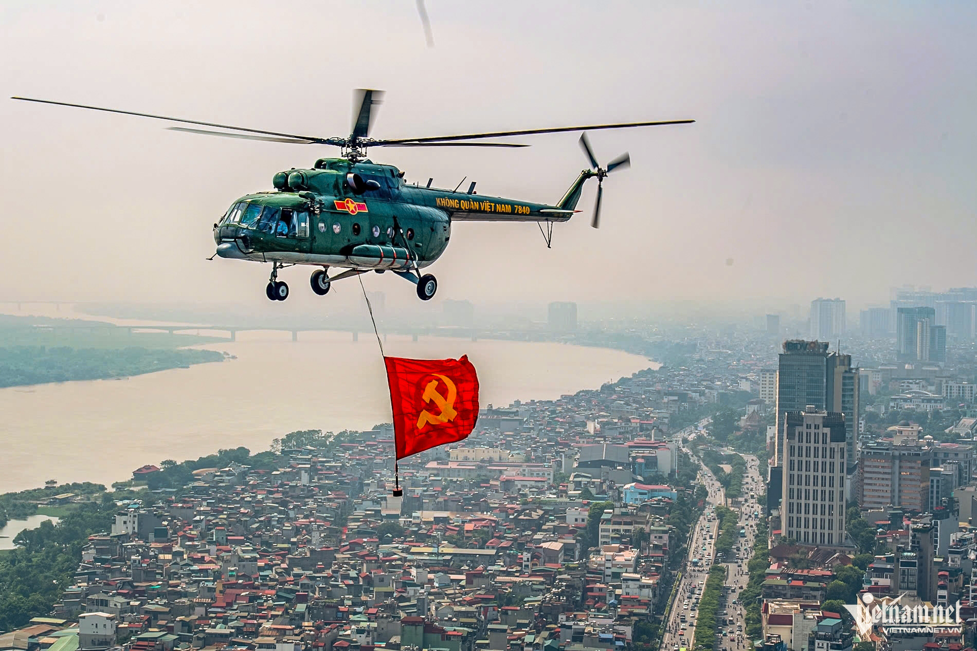 Hà Nội cổ kính và hiện đại dưới bóng cờ nhìn từ trực thăng- Ảnh 9.