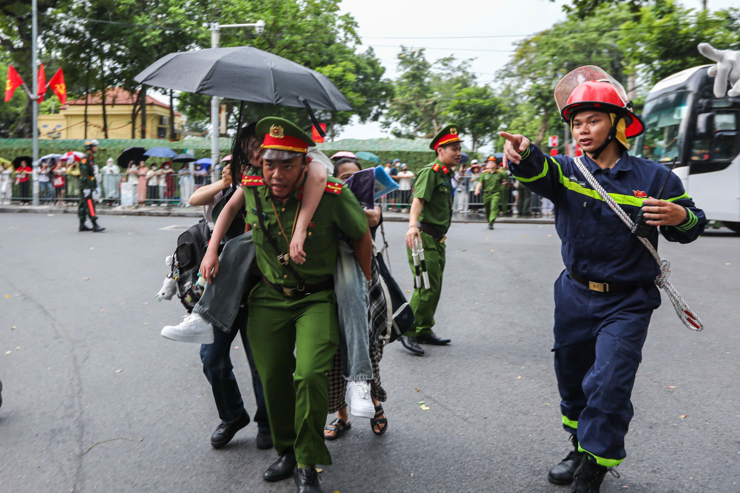 Hướng về đại lễ A80, tình quân dân Thủ đô càng thêm gắn bó- Ảnh 7. Hướng về đại lễ A80, tình quân dân Thủ đô càng thêm gắn bó- Ảnh 7.