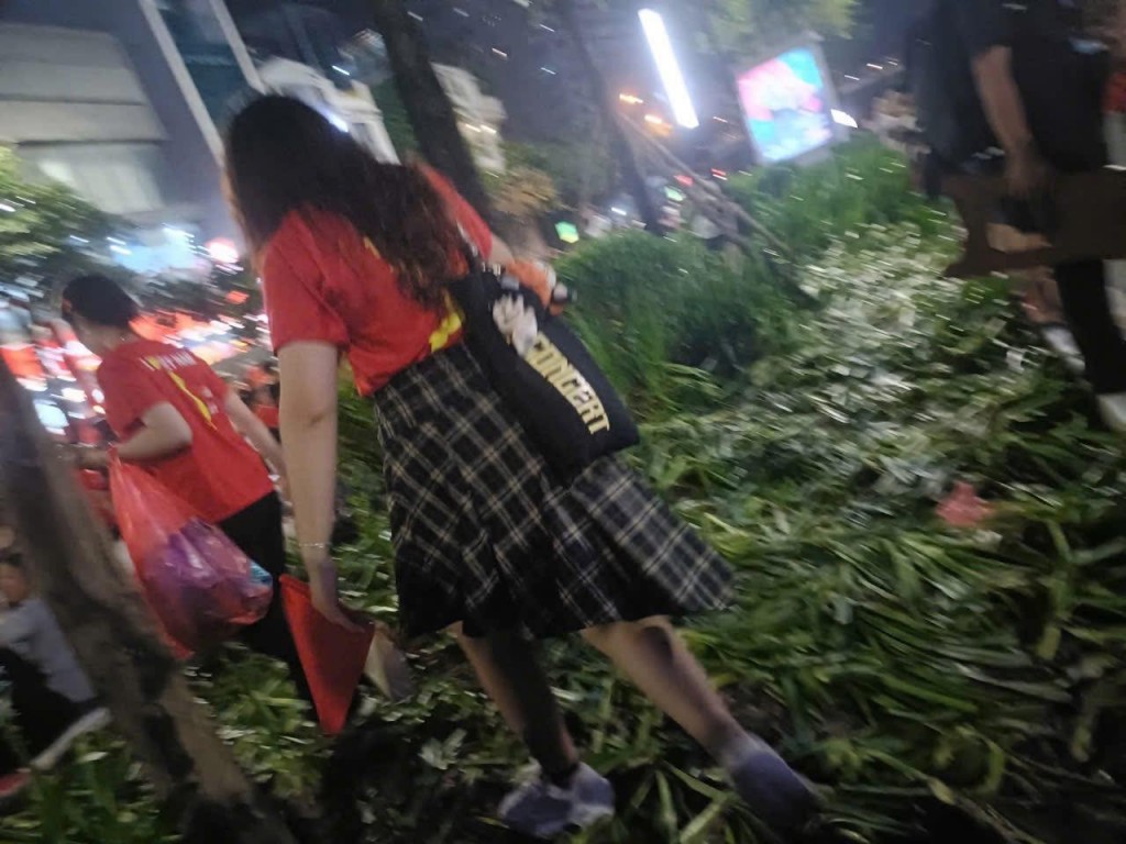 Hãy gìn giữ nét đẹp Tràng An từ những điều nhỏ nhất- Ảnh 4. Hãy gìn giữ nét đẹp Tràng An từ những điều nhỏ nhất- Ảnh 4.