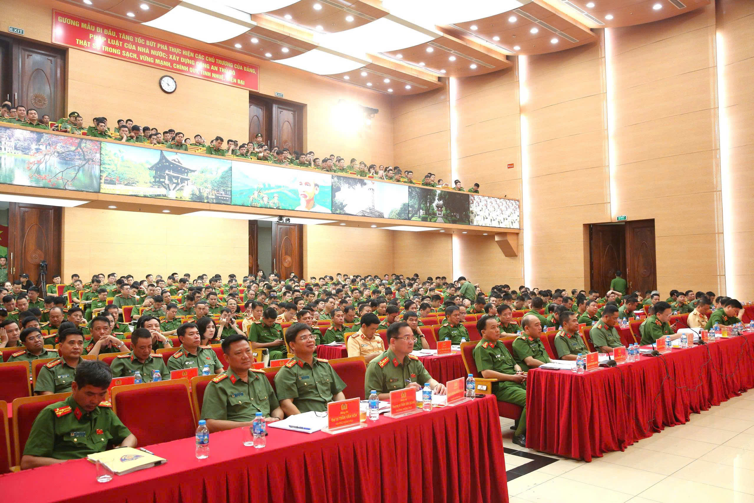 Công an Hà Nội tập trung tối đa lực lượng, phương tiện đảm bảo tuyệt đối an ninh, an toàn Lễ kỷ niệm A80- Ảnh 1.