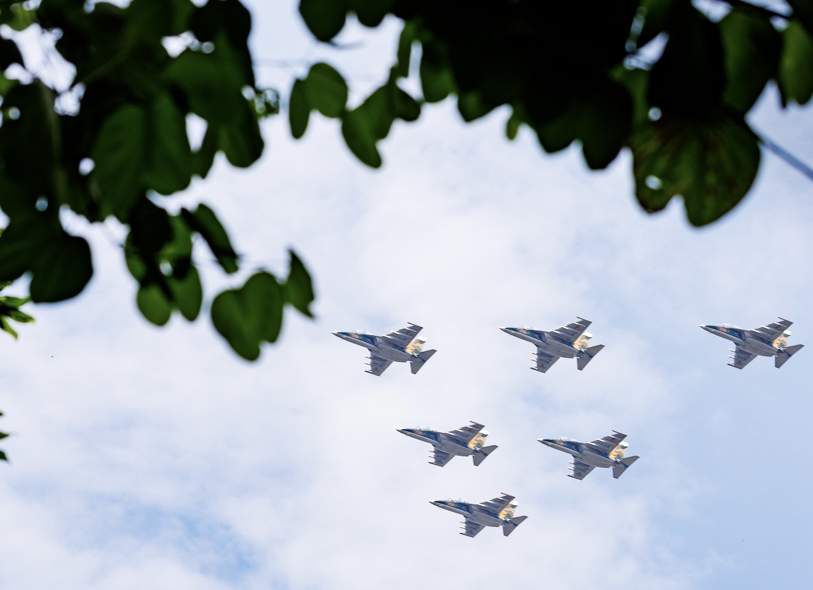 Sơ duyệt diễu binh ngày 27/8: Vị trí vàng ngắm trọn khoảnh khắc máy bay Yak-130, L-39NG - Ảnh 1.
