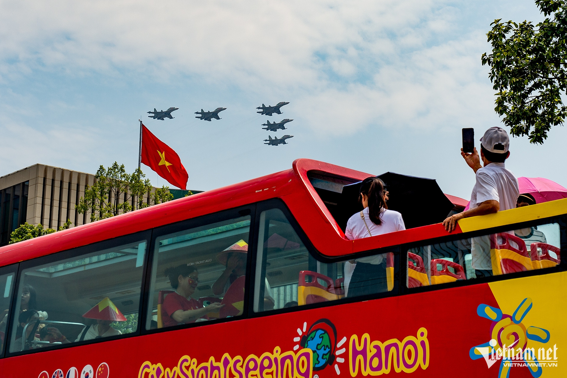 Sơ duyệt diễu binh 27/8: 'Săn' Hổ mang chúa Su-30MK2 ở đâu để có góc nhìn đẹp nhất?- Ảnh 1.