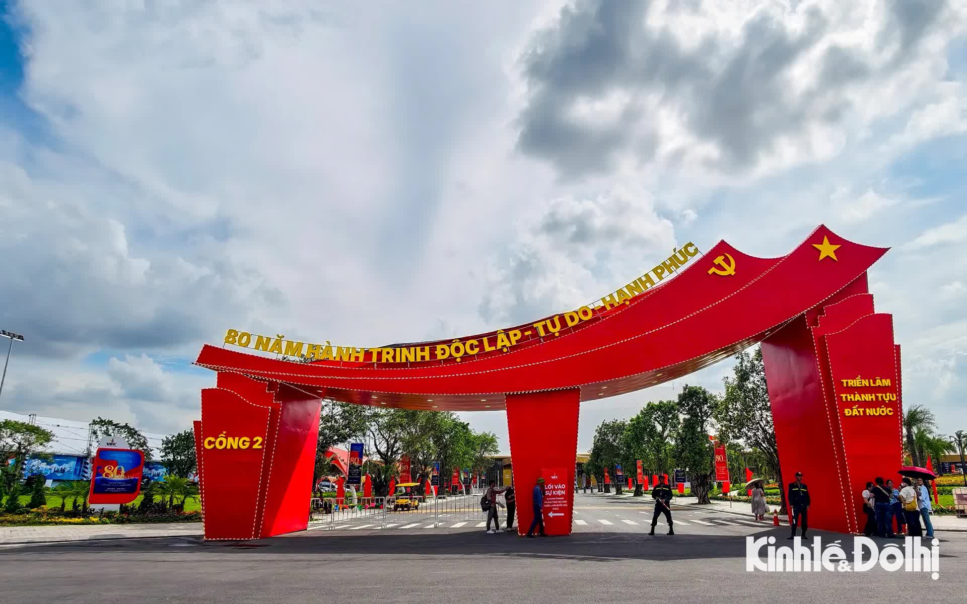 Chiêm ngưỡng bên trong khu triển lãm thành tựu đất nước trước ngày khai mạc- Ảnh 3. Chiêm ngưỡng bên trong khu triển lãm thành tựu đất nước trước ngày khai mạc- Ảnh 3.