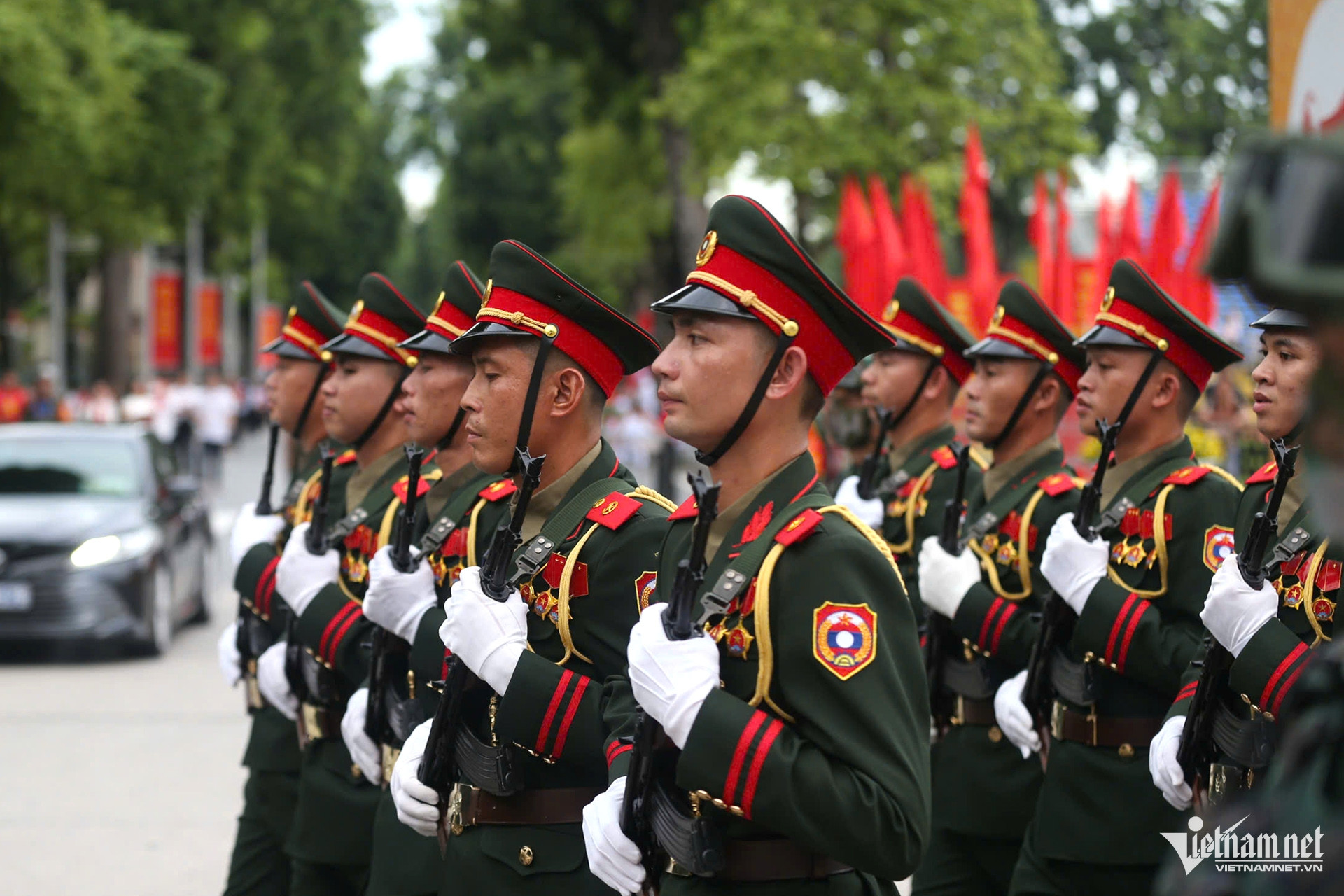 Quân nhân Nga, Lào, Campuchia luyện tập diễu binh tại quảng trường Ba Đình- Ảnh 5.