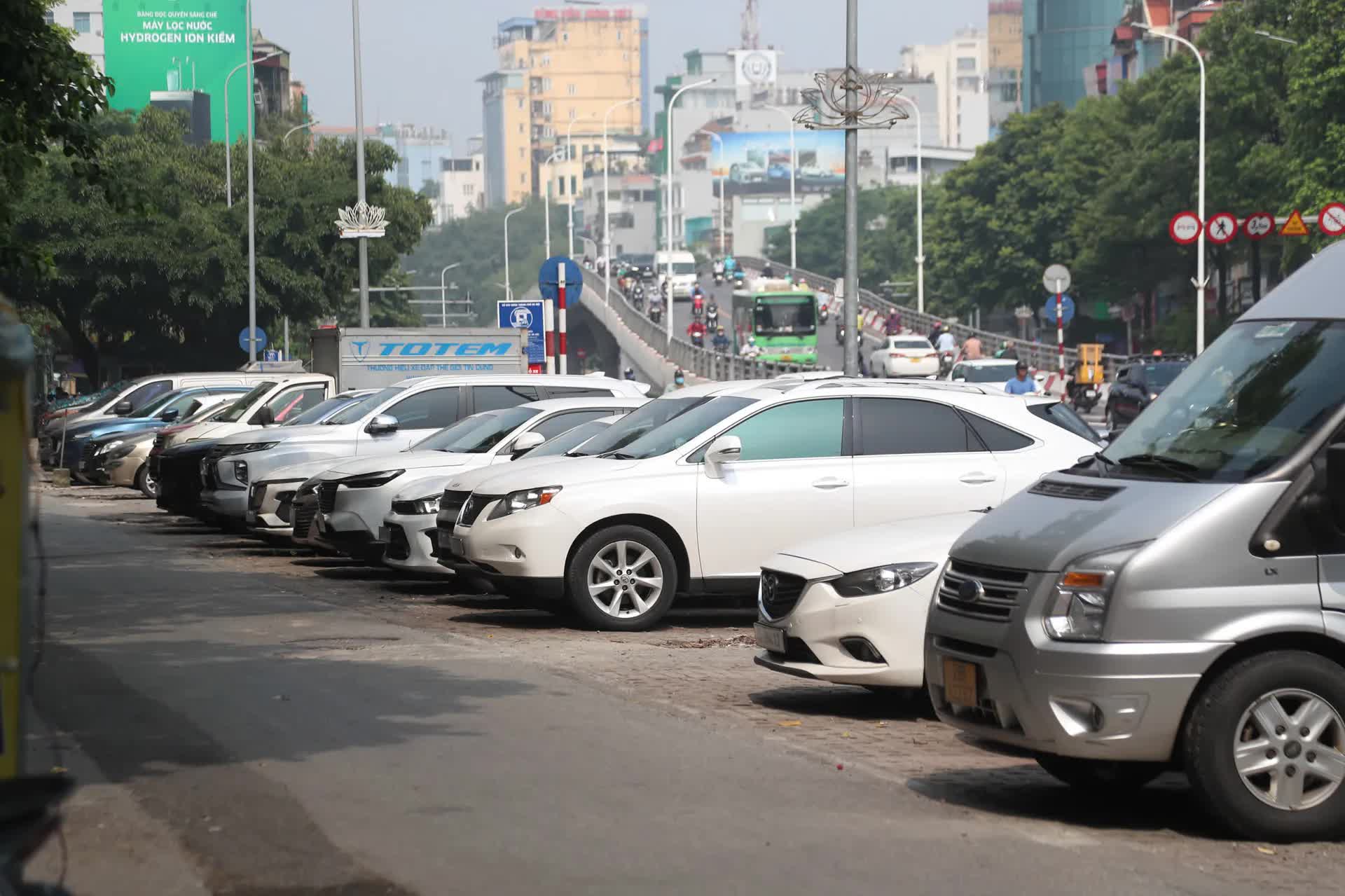 Đề Nghị Trông Xe Miễn Phí Cho Người Dân Đi Xem Diễu Binh, Diễu Hành- Ảnh 1. Đề Nghị Trông Xe Miễn Phí Cho Người Dân Đi Xem Diễu Binh, Diễu Hành- Ảnh 1.