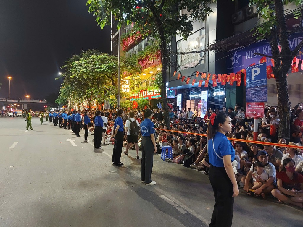 Hãy giữ sạch môi trường để đại lễ được trọn vẹn- Ảnh 6. Hãy giữ sạch môi trường để đại lễ được trọn vẹn- Ảnh 6.