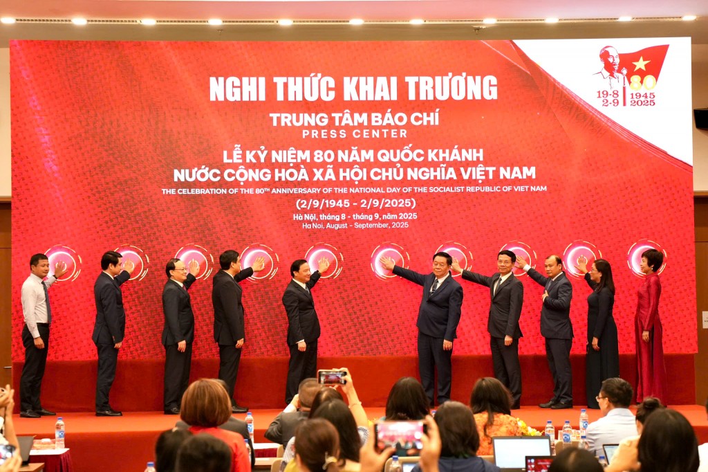 Khai trương Trung tâm báo chí tuyên truyền sự kiện A80- Ảnh 1. Khai trương Trung tâm báo chí tuyên truyền sự kiện A80- Ảnh 1.
