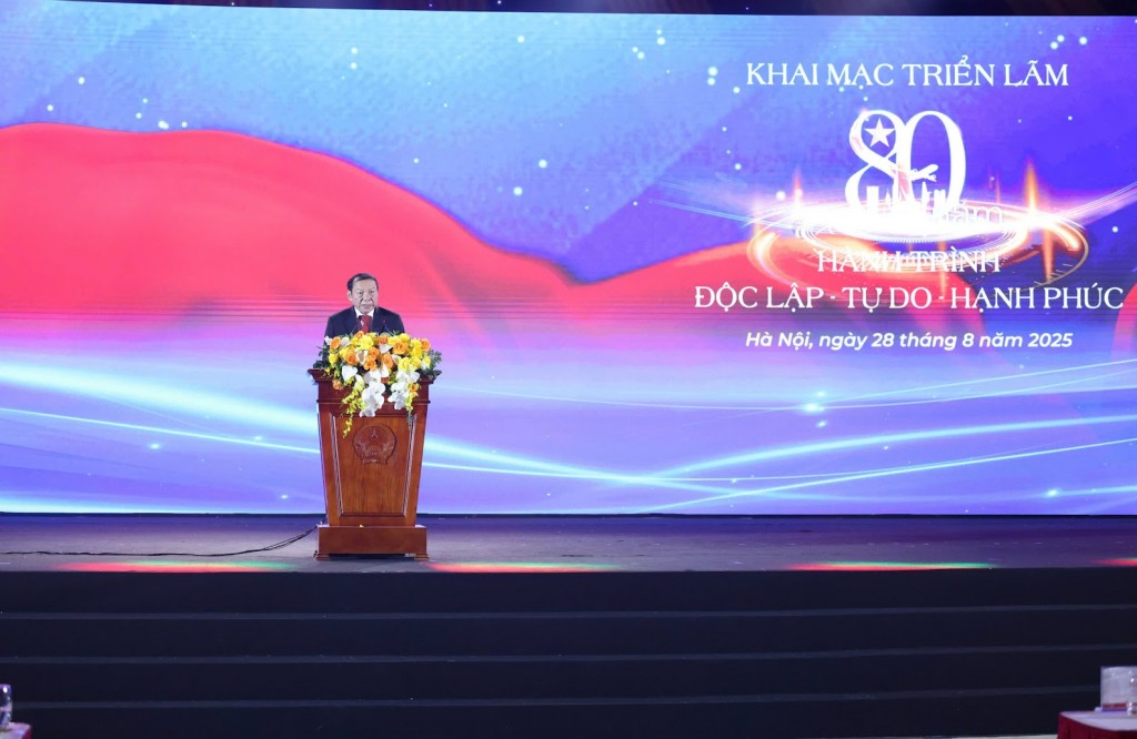 Khai Mạc Triển Lãm 80 Năm Hành Trình Độc Lập - Tự Do - Hạnh Phúc- Ảnh 6. Khai Mạc Triển Lãm 80 Năm Hành Trình Độc Lập - Tự Do - Hạnh Phúc- Ảnh 6.