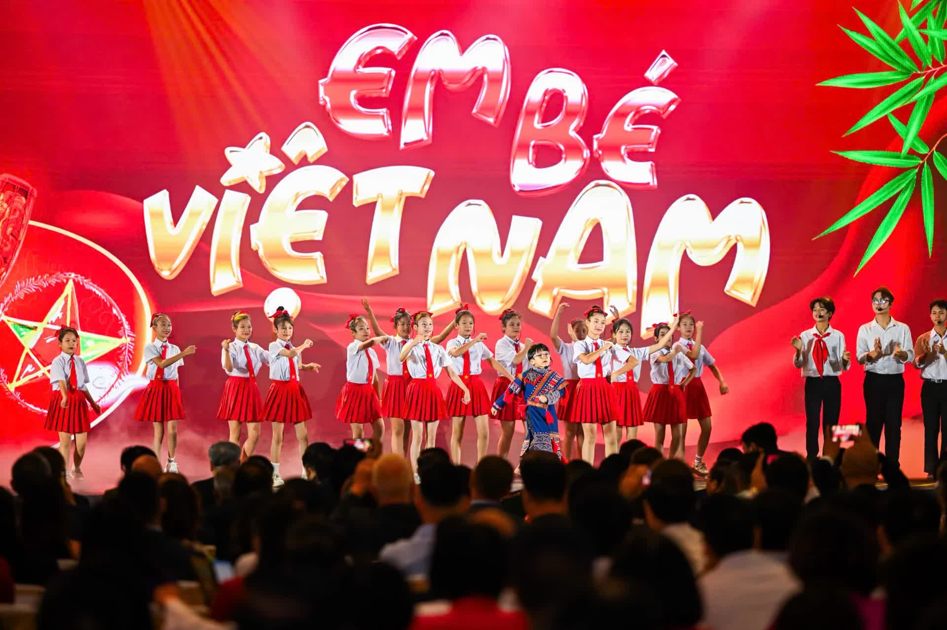 Tổng Bí thư Tô Lâm dự lễ khai mạc Triển lãm “80 năm hành trình Độc lập - Tự do - Hạnh phúc"- Ảnh 13. Tổng Bí thư Tô Lâm dự lễ khai mạc Triển lãm “80 năm hành trình Độc lập - Tự do - Hạnh phúc"- Ảnh 13.
