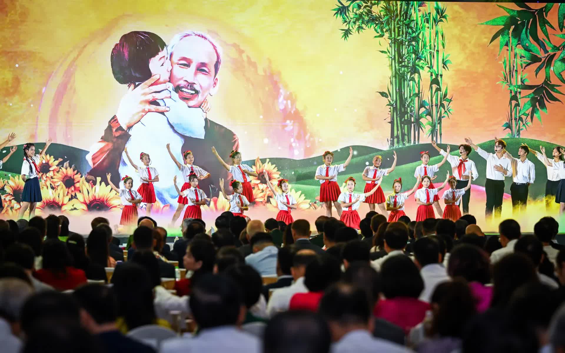 Tổng Bí thư Tô Lâm dự lễ khai mạc Triển lãm “80 năm hành trình Độc lập - Tự do - Hạnh phúc"- Ảnh 12. Tổng Bí thư Tô Lâm dự lễ khai mạc Triển lãm “80 năm hành trình Độc lập - Tự do - Hạnh phúc"- Ảnh 12.