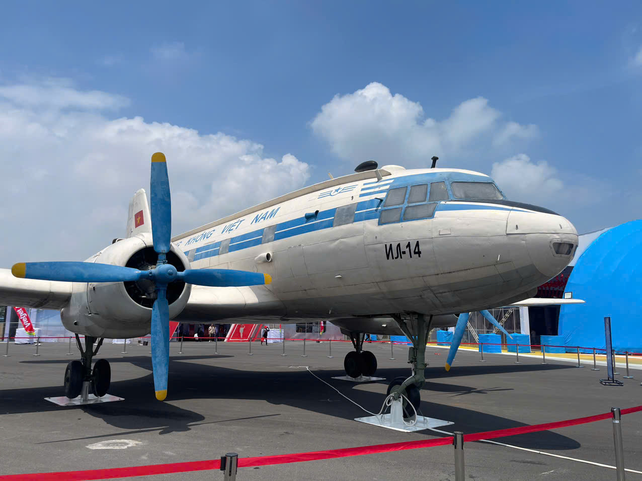 Điều đặc biệt của máy bay chở Bác Hồ đang được trưng bày ở triển lãm tại Hà Nội- Ảnh 8. Điều đặc biệt của máy bay chở Bác Hồ đang được trưng bày ở triển lãm tại Hà Nội- Ảnh 8.