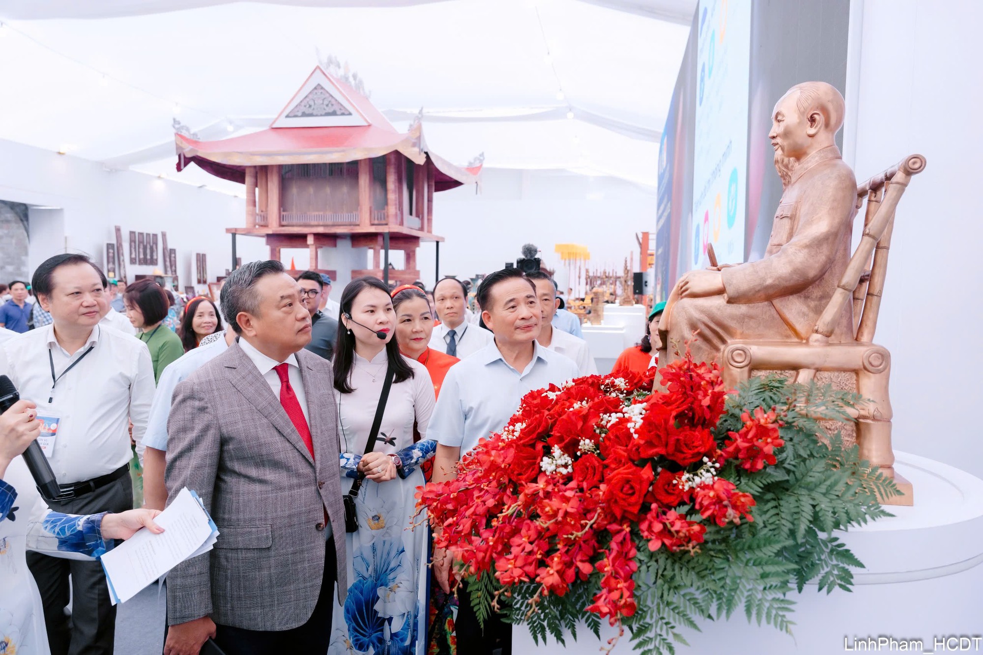 Tôn vinh giá trị truyền thống, khơi dậy khát vọng đổi mới- Ảnh 2. Tôn vinh giá trị truyền thống, khơi dậy khát vọng đổi mới- Ảnh 2.