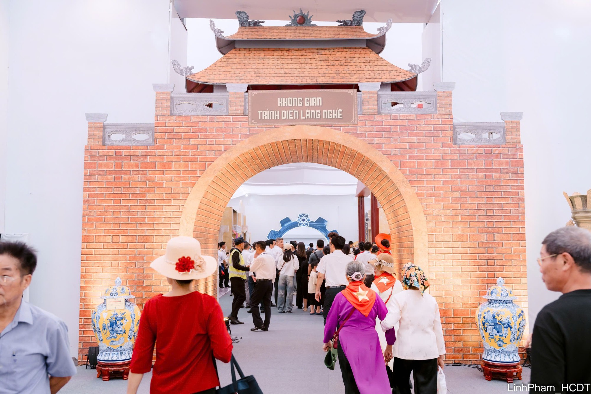 Tôn vinh giá trị truyền thống, khơi dậy khát vọng đổi mới- Ảnh 5. Tôn vinh giá trị truyền thống, khơi dậy khát vọng đổi mới- Ảnh 5.