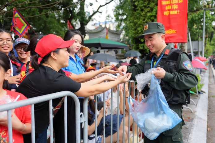 Dấu ấn đẹp của đơn vị “Lá chắn thép” Công an Thủ đô trong đảm bảo an ninh trật tự sự kiện A80- Ảnh 5. Dấu ấn đẹp của đơn vị “Lá chắn thép” Công an Thủ đô trong đảm bảo an ninh trật tự sự kiện A80- Ảnh 5.