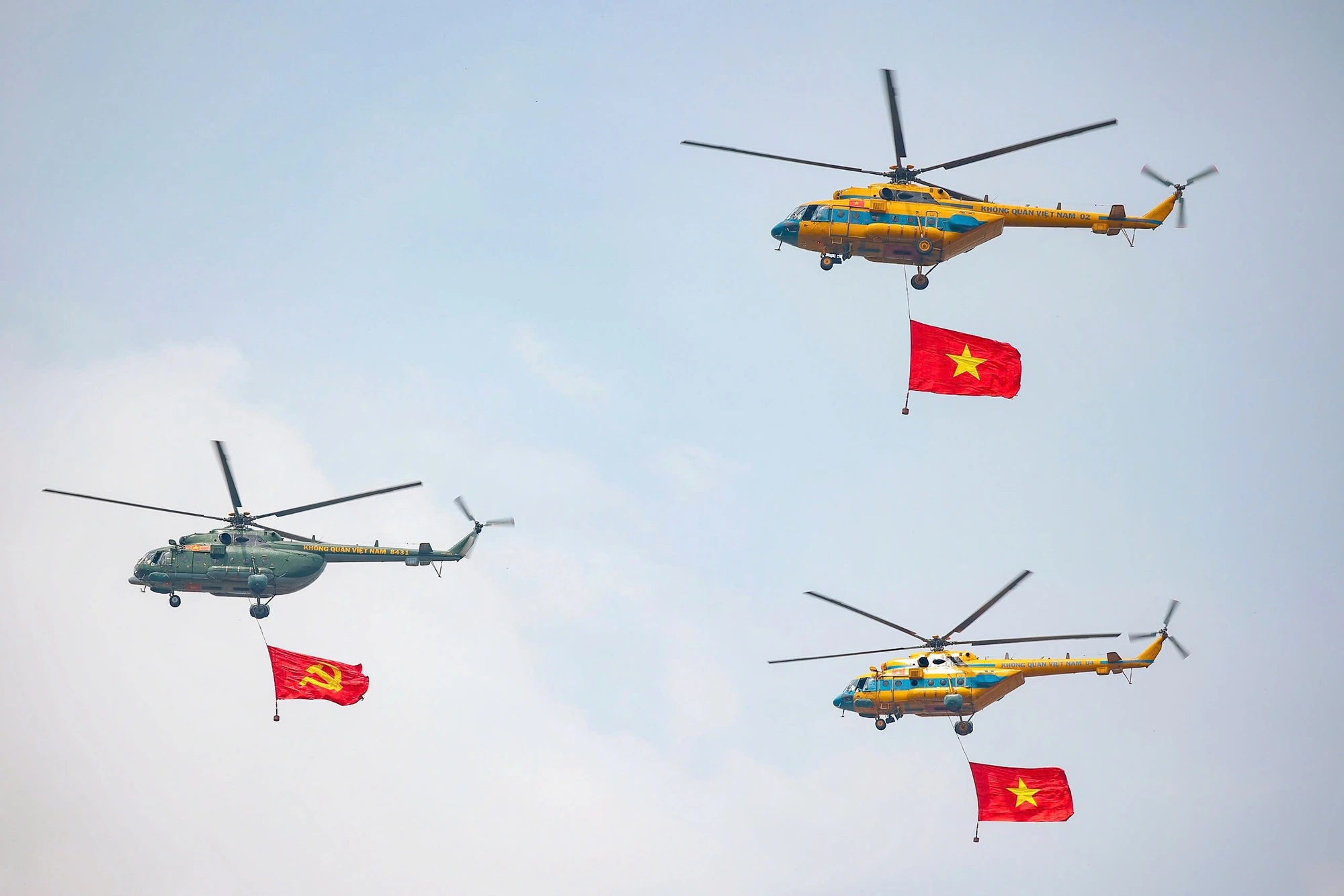 THÔNG BÁO: Cấm thả bóng bay, đèn trời, flycam ảnh hưởng hoạt động bay dịp A80- Ảnh 1. THÔNG BÁO: Cấm thả bóng bay, đèn trời, flycam ảnh hưởng hoạt động bay dịp A80- Ảnh 1.