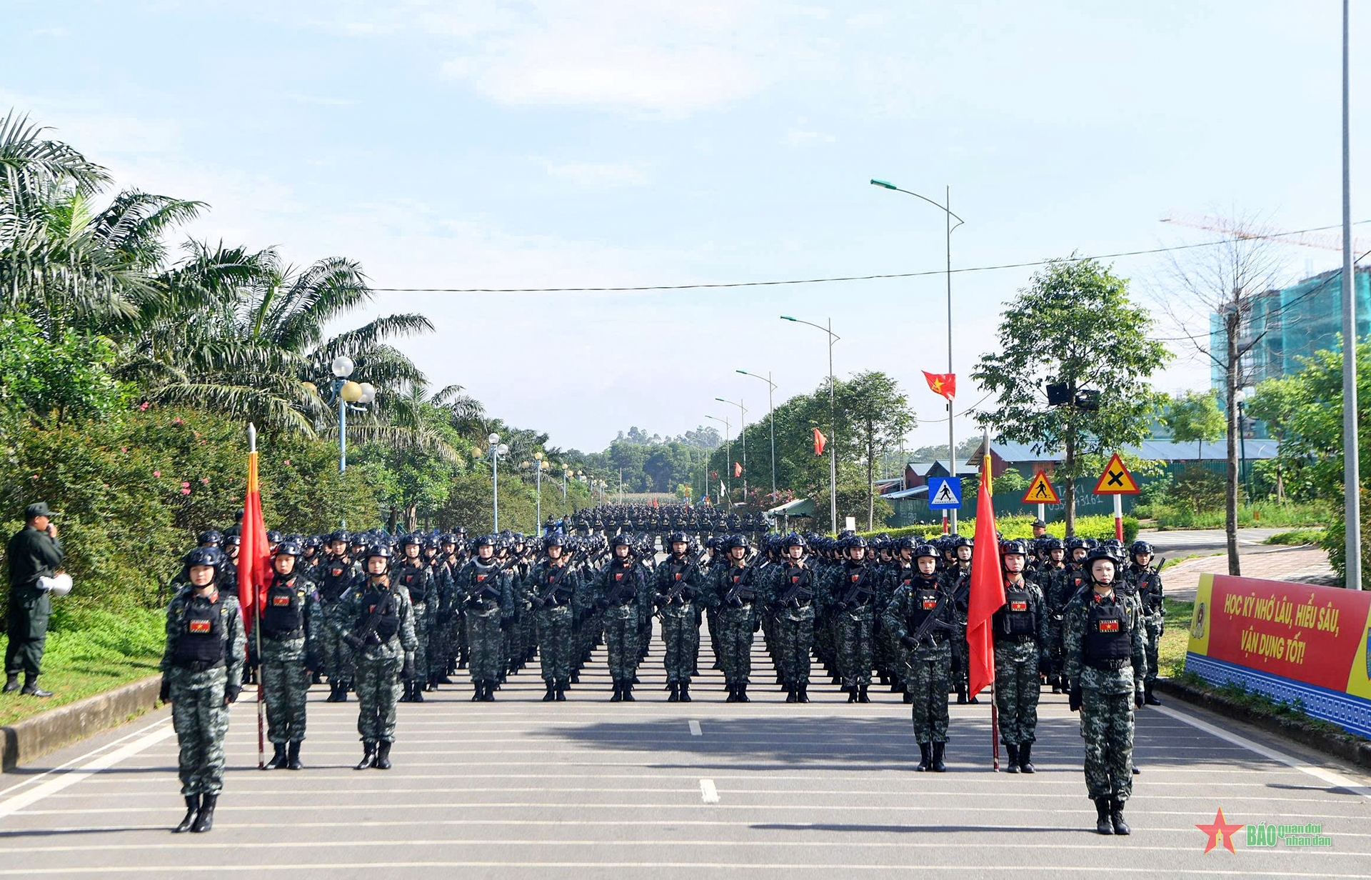 Các khối diễu binh, diễu hành Công an nhân dân tích cực luyện tập- Ảnh 1.