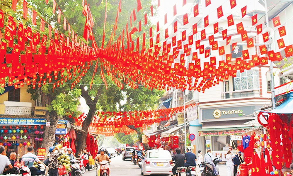 Hà Nội rực rỡ trong mùa thu lịch sử, sẵn sàng cho Đại lễ 80 năm Quốc khánh- Ảnh 2. Hà Nội rực rỡ trong mùa thu lịch sử, sẵn sàng cho Đại lễ 80 năm Quốc khánh- Ảnh 2.