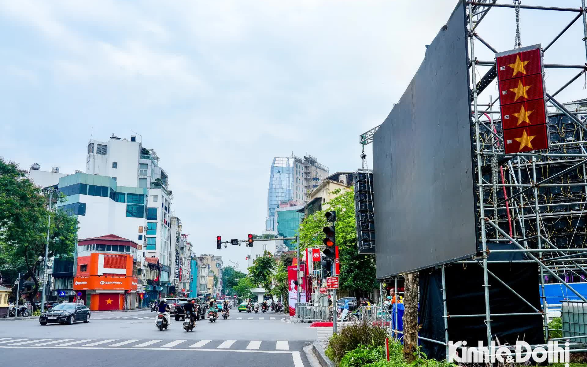 Xem lễ Diễu binh ngày 2/9: Trải nghiệm trọn vẹn không cần chen lấn - Danh sách các điểm màn hình LED trực tiếp 