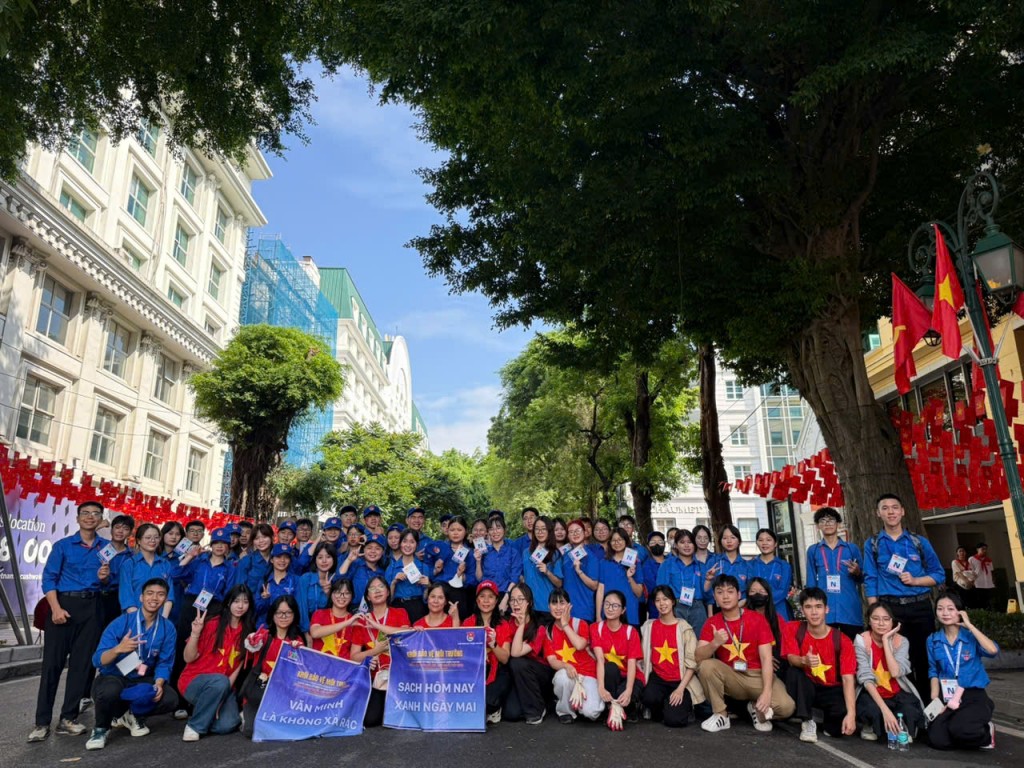 Phát động chiến dịch “Hà Nội sạch - Vì một Việt Nam xanh”- Ảnh 4. Phát động chiến dịch “Hà Nội sạch - Vì một Việt Nam xanh”- Ảnh 4.