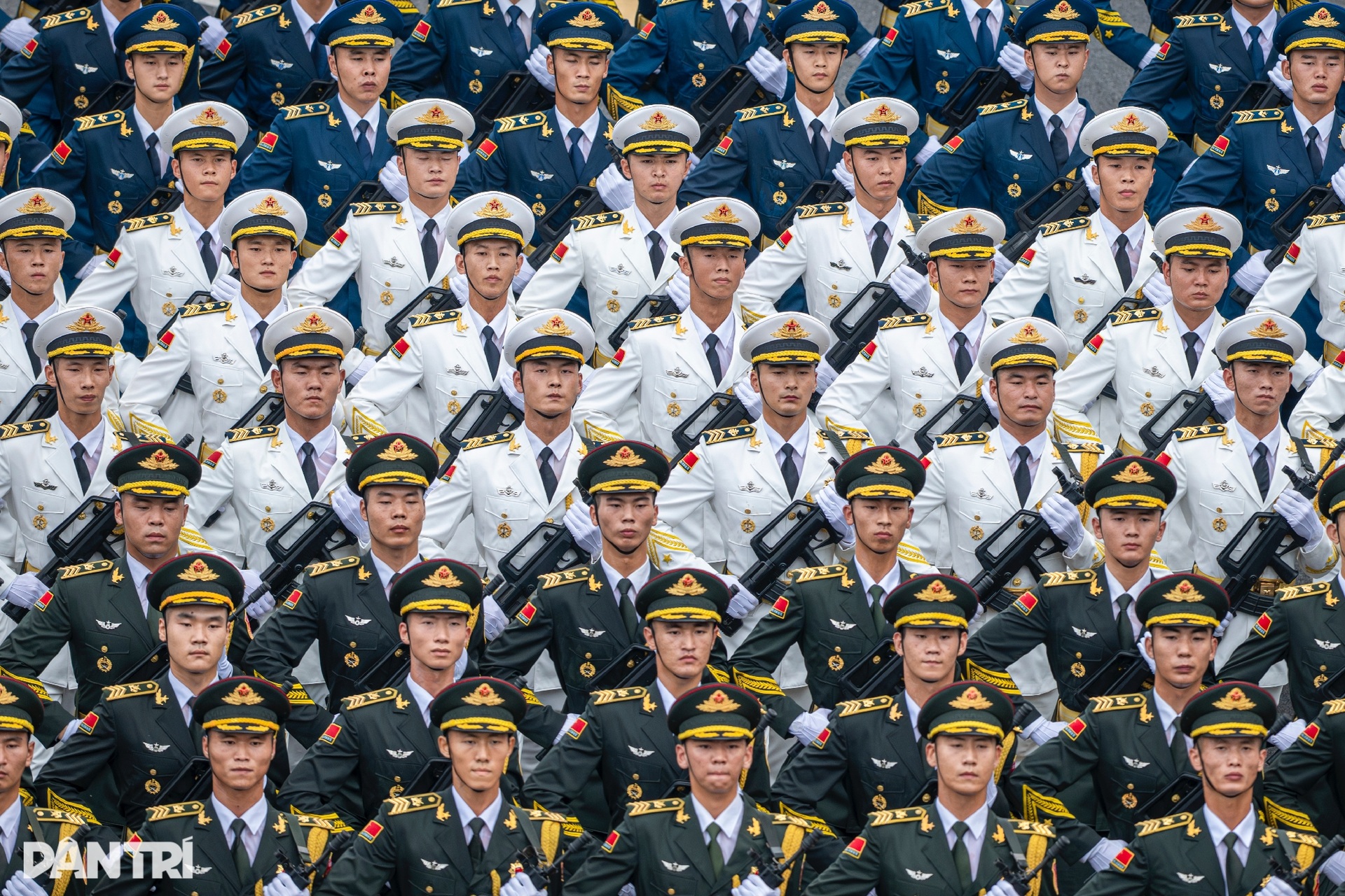 Ngắm bước diễu binh khối quân đội các nước Trung Quốc, Lào, Nga, Campuchia- Ảnh 5. Ngắm bước diễu binh khối quân đội các nước Trung Quốc, Lào, Nga, Campuchia- Ảnh 5.