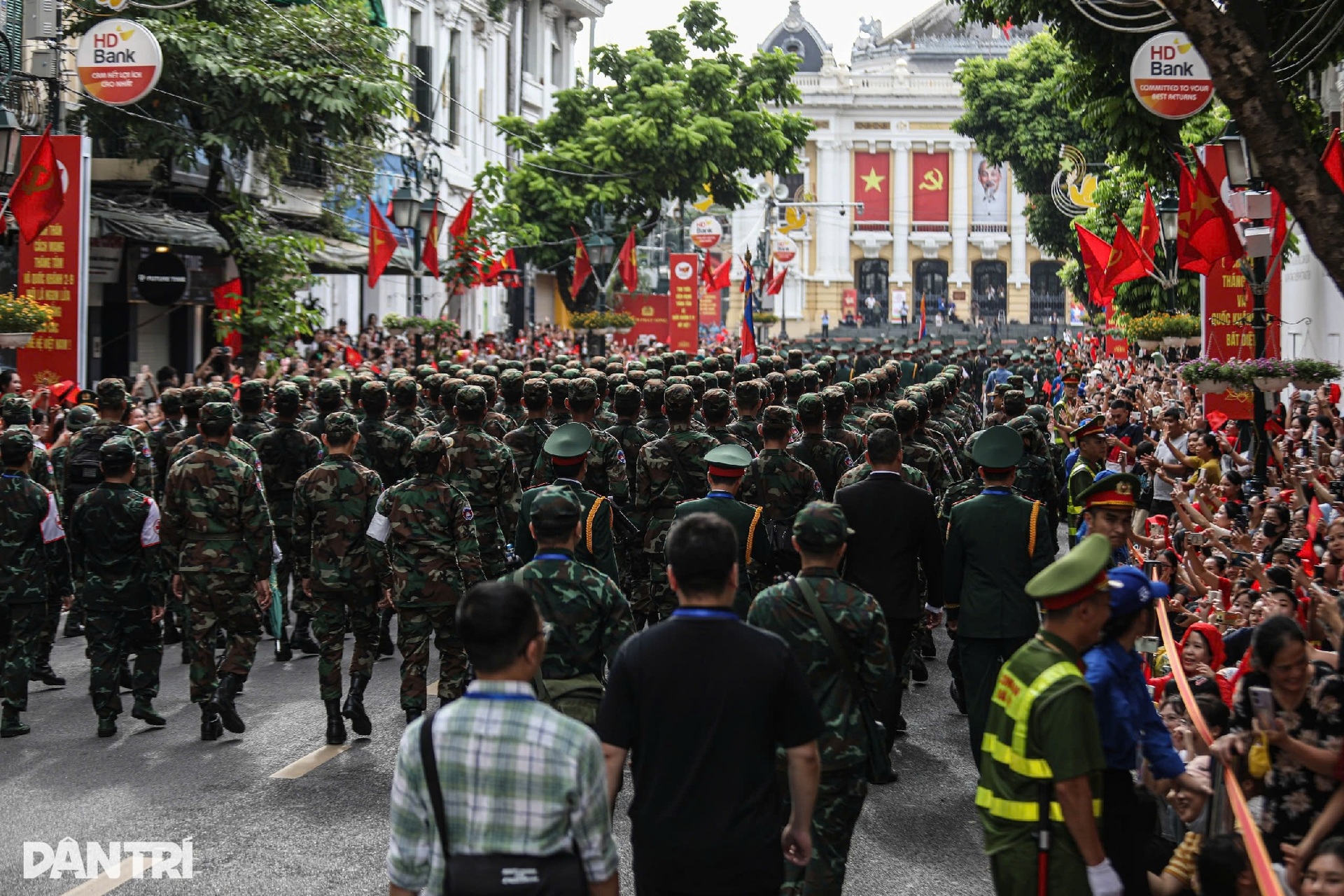 Ngắm bước diễu binh khối quân đội các nước Trung Quốc, Lào, Nga, Campuchia- Ảnh 19. Ngắm bước diễu binh khối quân đội các nước Trung Quốc, Lào, Nga, Campuchia- Ảnh 19.