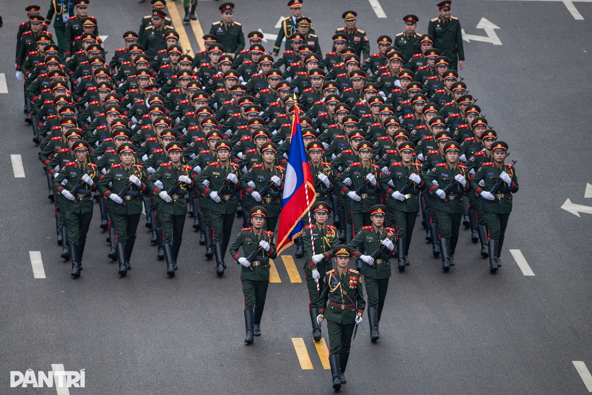 Ngắm bước diễu binh khối quân đội các nước Trung Quốc, Lào, Nga, Campuchia- Ảnh 13. Ngắm bước diễu binh khối quân đội các nước Trung Quốc, Lào, Nga, Campuchia- Ảnh 13.