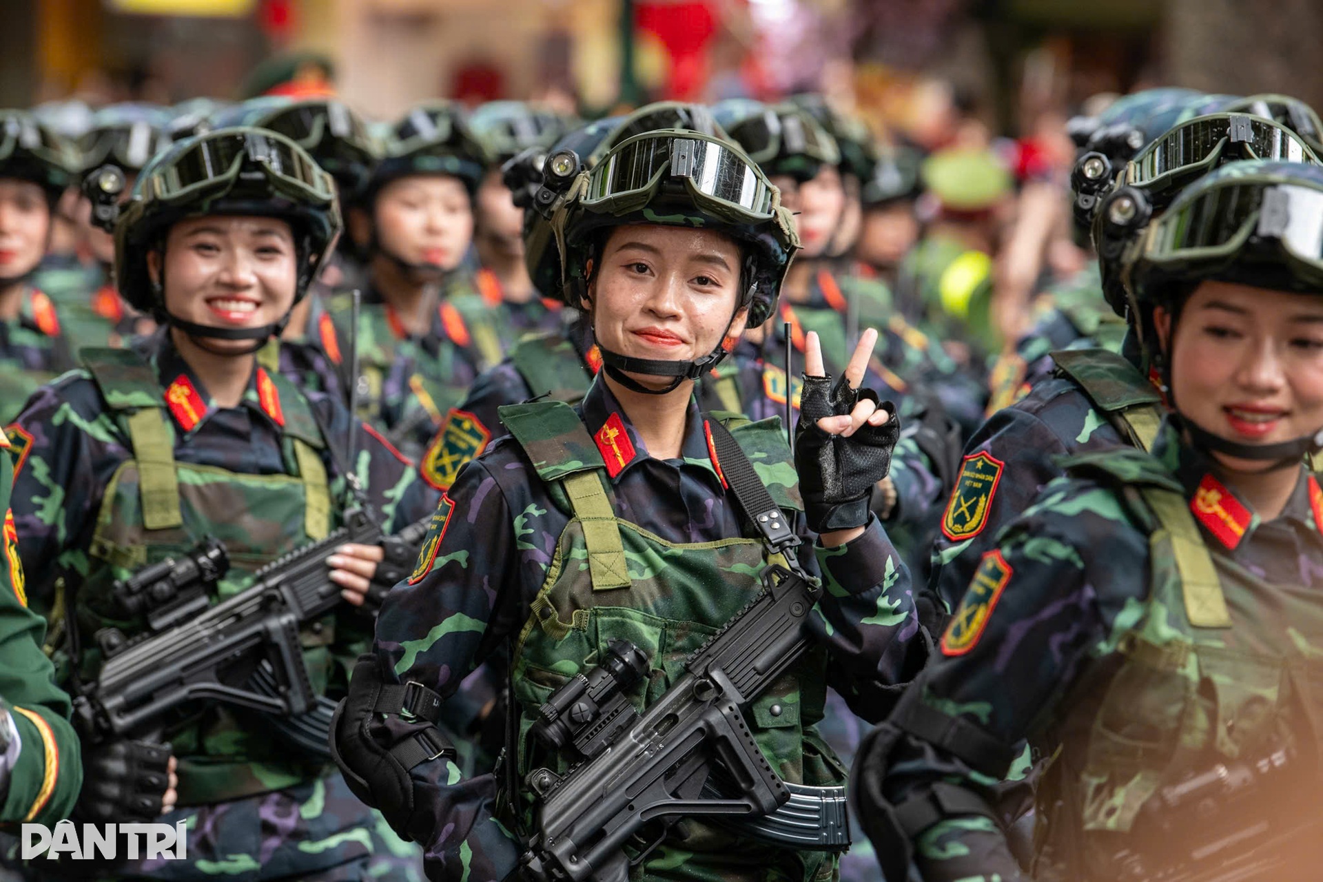 Ngắm những "bóng hồng" rạng rỡ tại lễ tổng duyệt A80- Ảnh 11.