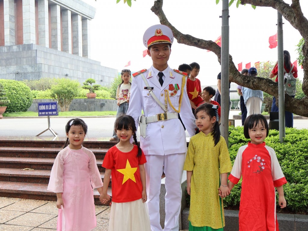 Nơi hội tụ tình cảm, niềm tin của đồng bào và chiến sĩ cả nước- Ảnh 4. Nơi hội tụ tình cảm, niềm tin của đồng bào và chiến sĩ cả nước- Ảnh 4.