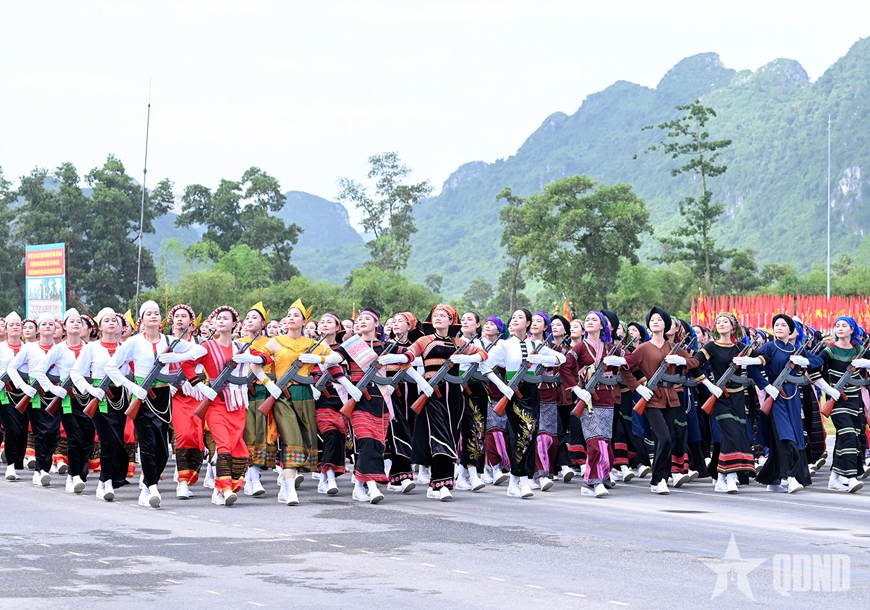 Gần 16.000 cán bộ, chiến sĩ và nhiều vũ khí hiện đại tổng hợp luyện diễu binh, diễu hành lần thứ hai- Ảnh 10. Gần 16.000 cán bộ, chiến sĩ và nhiều vũ khí hiện đại tổng hợp luyện diễu binh, diễu hành lần thứ hai- Ảnh 10.