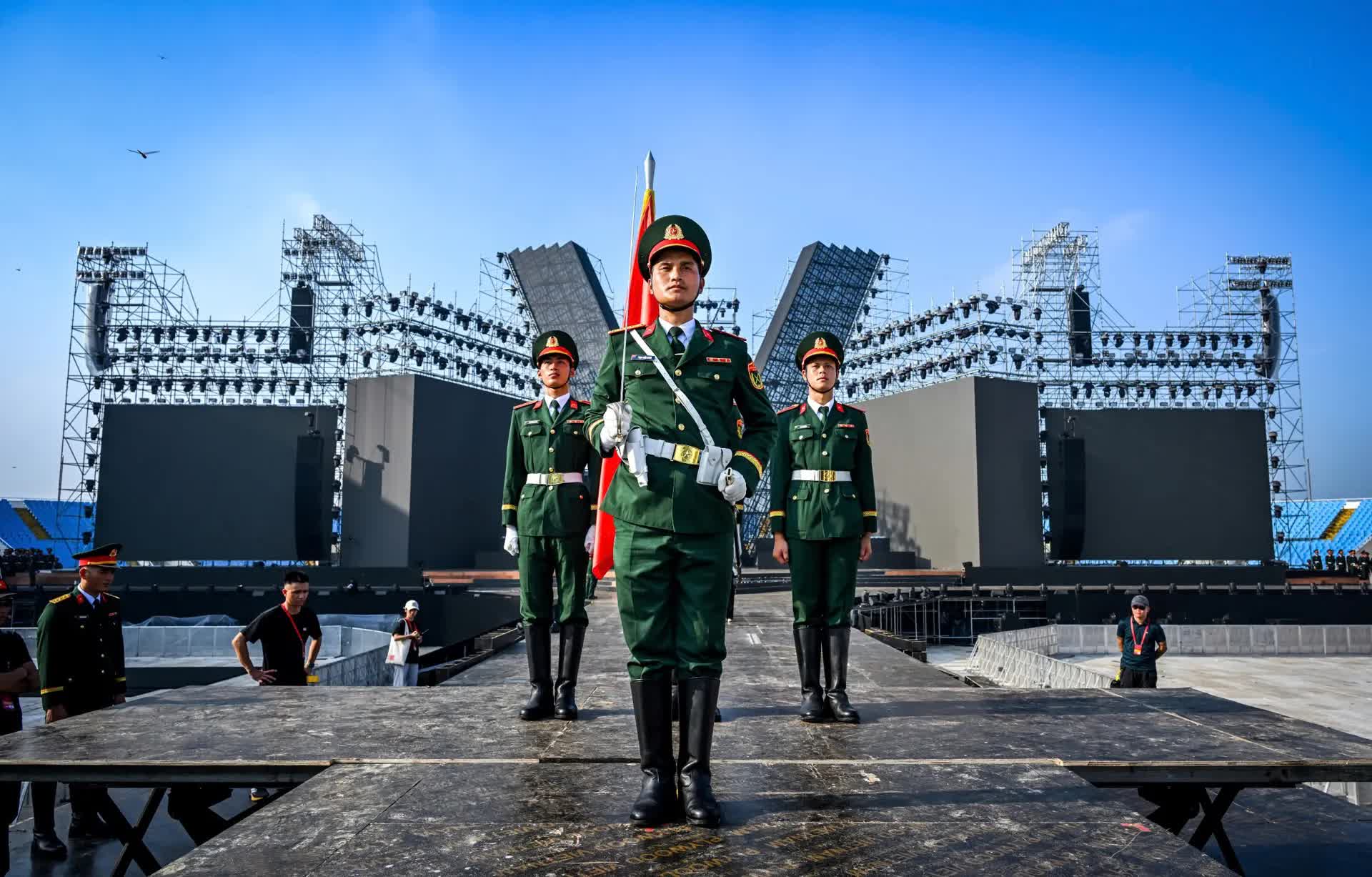 68 quân nhân tham dự duyệt binh tại Quảng trường Đỏ luyện tập cho chương trình 