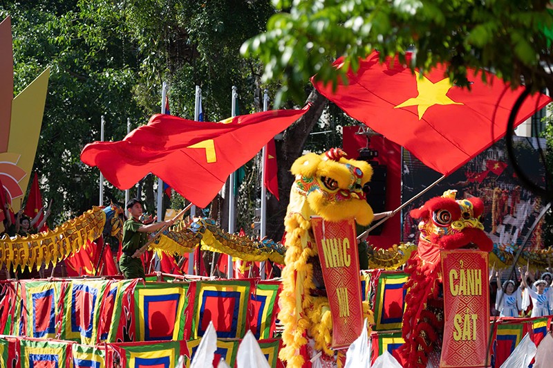 Tưng bừng Nhạc hội Cảnh sát thế giới năm 2025 tại hồ Hoàn Kiếm- Ảnh 2. Tưng bừng Nhạc hội Cảnh sát thế giới năm 2025 tại hồ Hoàn Kiếm- Ảnh 2.