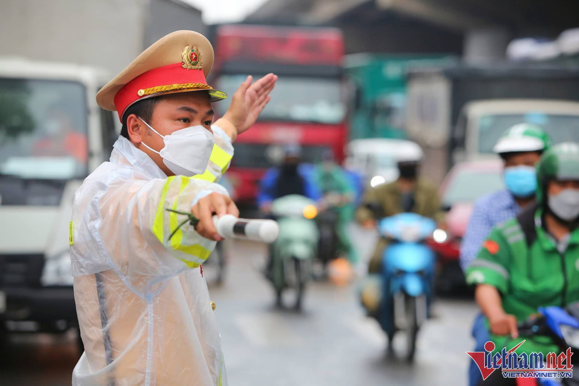 Mắc kẹt trên đường sau kỳ nghỉ lễ: Lái xe nên làm gì để giữ an toàn, bớt rủi ro?- Ảnh 4. Mắc kẹt trên đường sau kỳ nghỉ lễ: Lái xe nên làm gì để giữ an toàn, bớt rủi ro?- Ảnh 4.